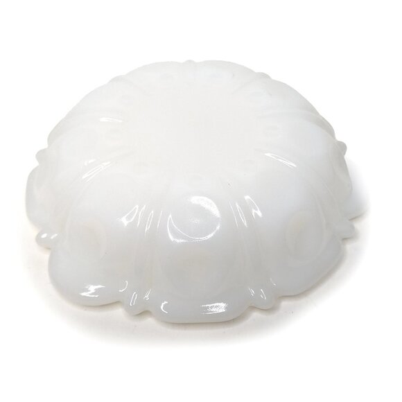 Vintage Anchor Hocking White Milk Glass Thumbprint Round Ashtray MCM - Picture 7 of 10